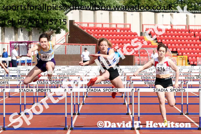 Girls under-15s, North East Track and Field Champs., Gateshead. Photo: David T. Hewitson/Sports for All Pics